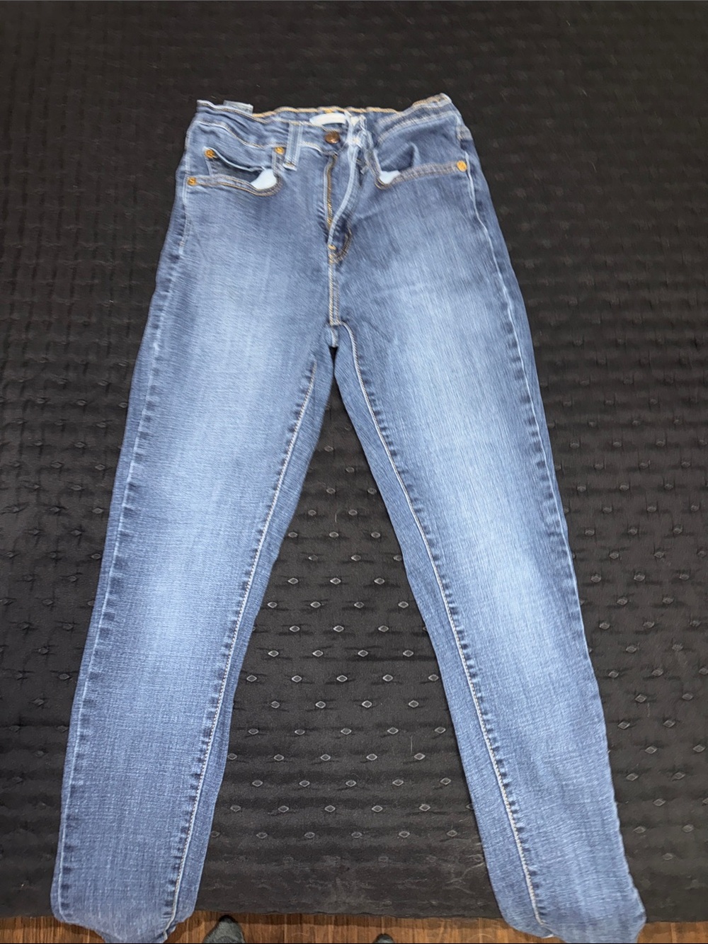 Levi's Women's Skinny Jeans in Medium Blue Wash